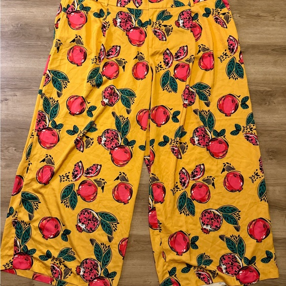 NWOT Eloquii Pomegranate Print Pleated Wide Leg Pants - Picture 2 of 6